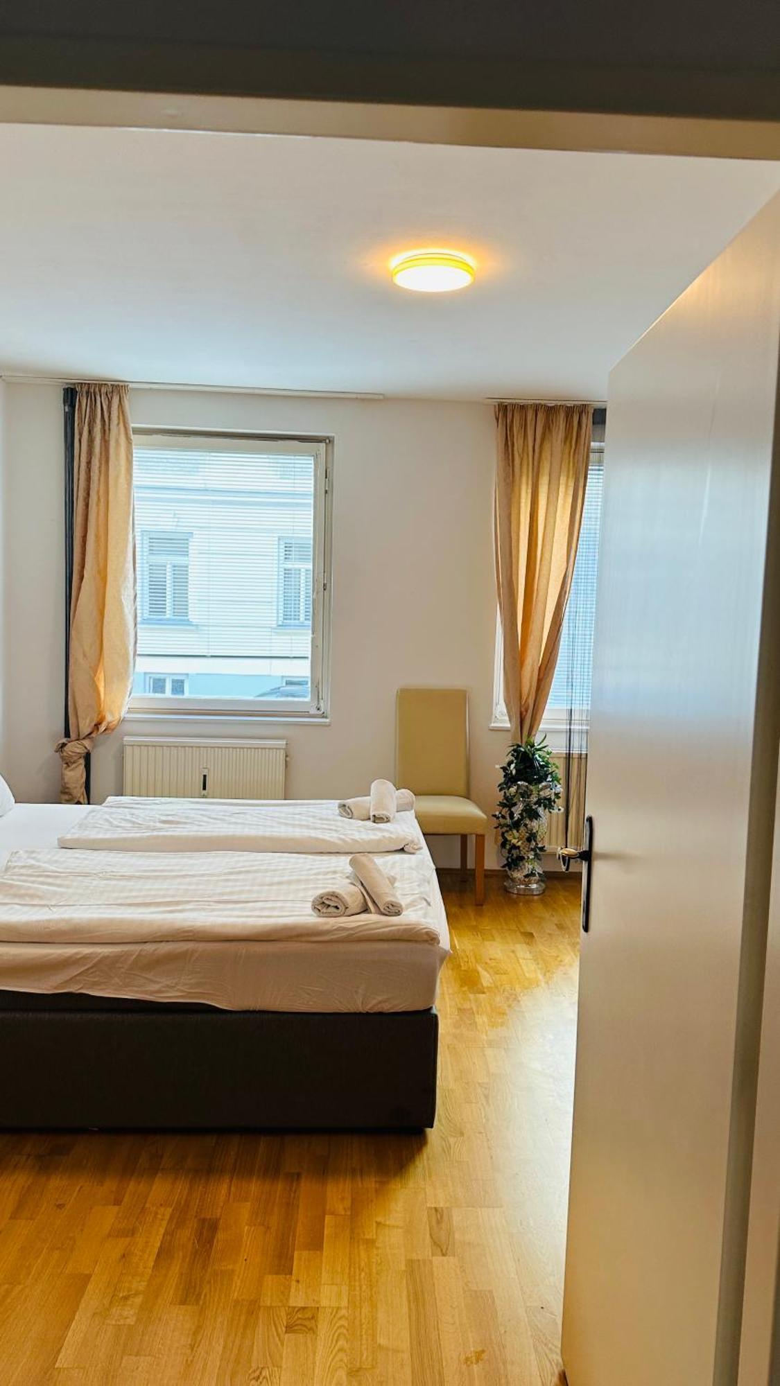 12-Fratelli Apartments Schloss Schonbrunn 10 To City Wien Eksteriør billede